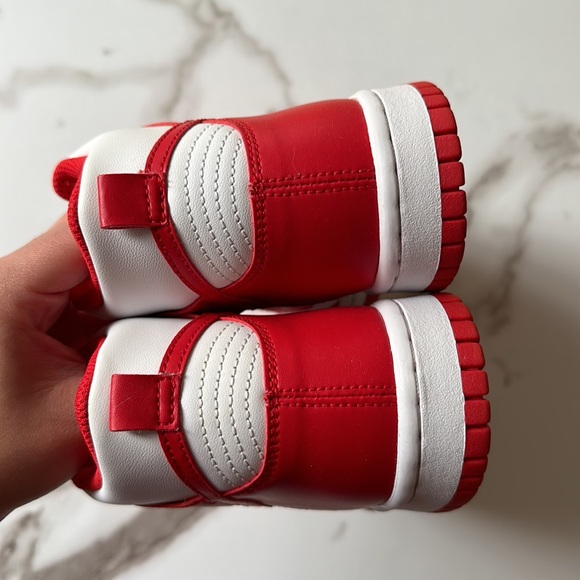 Red Nike Dunk High (GS) - Picture 4 of 9